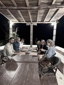 guests-become-friends-15